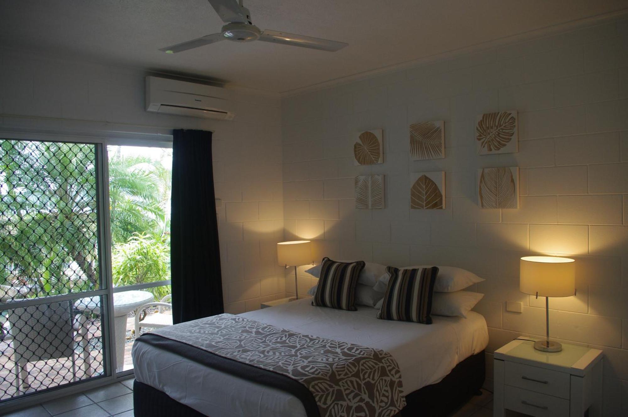 Colonial Palms Motor Inn Airlie Beach Dış mekan fotoğraf