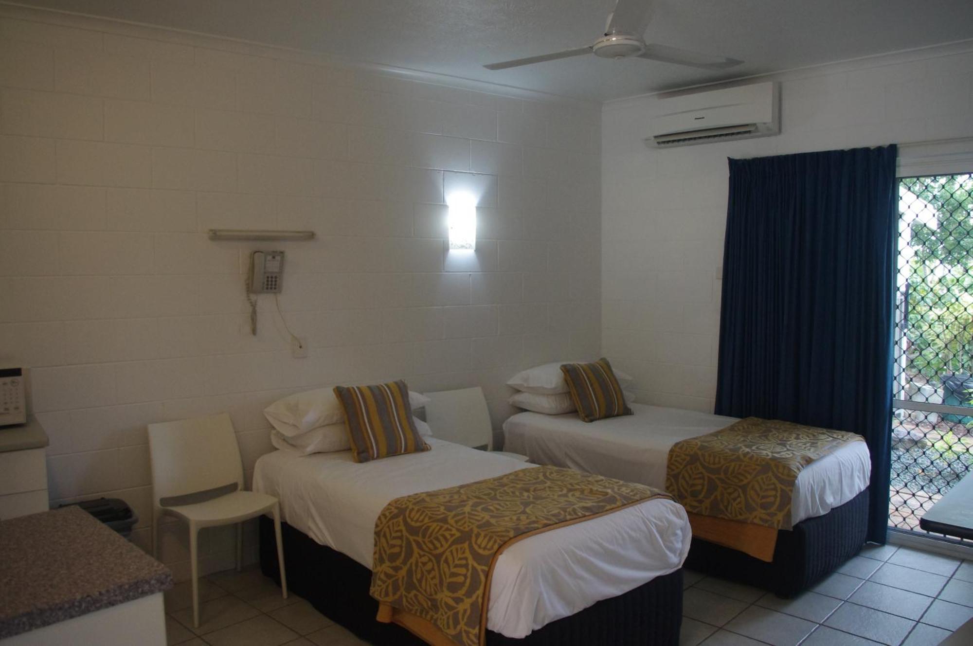 Colonial Palms Motor Inn Airlie Beach Dış mekan fotoğraf