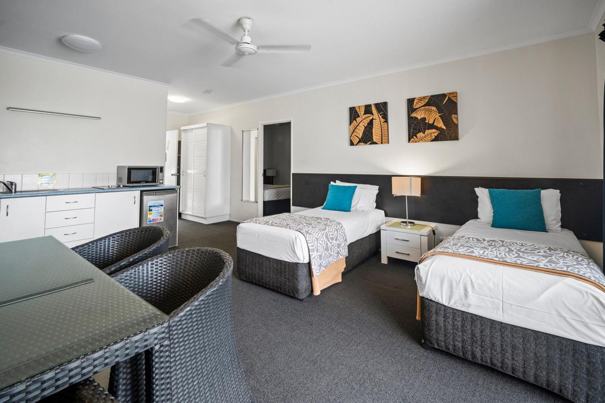 Colonial Palms Motor Inn Airlie Beach Dış mekan fotoğraf