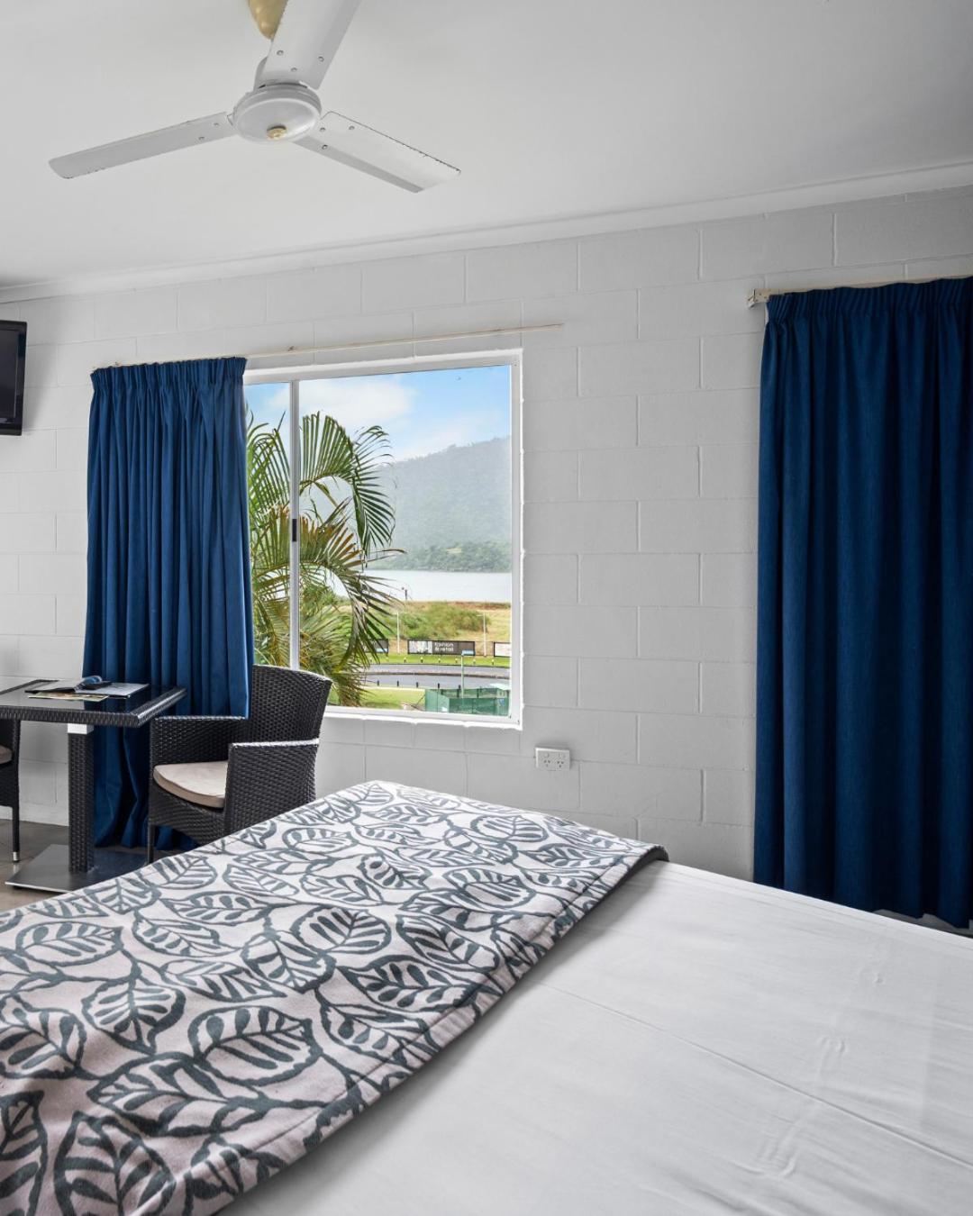Colonial Palms Motor Inn Airlie Beach Dış mekan fotoğraf