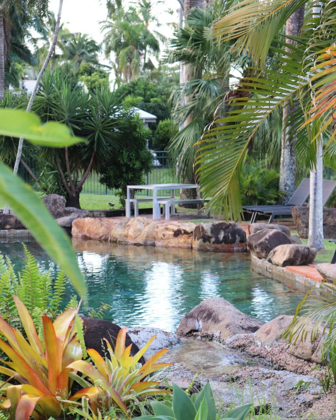 Colonial Palms Motor Inn Airlie Beach Dış mekan fotoğraf