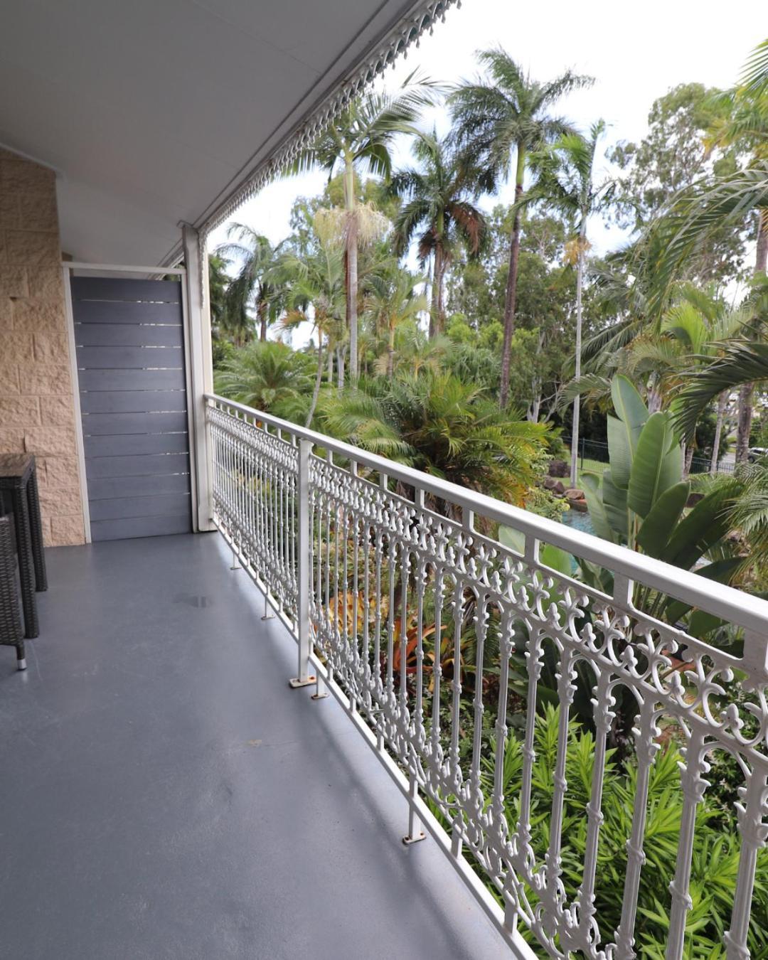 Colonial Palms Motor Inn Airlie Beach Dış mekan fotoğraf