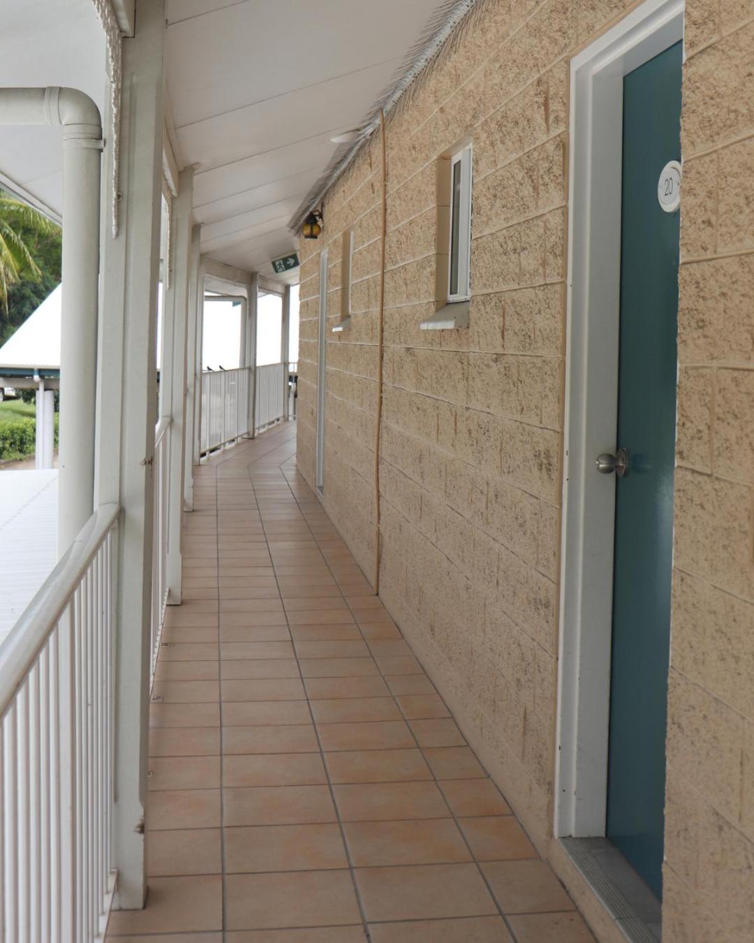 Colonial Palms Motor Inn Airlie Beach Dış mekan fotoğraf