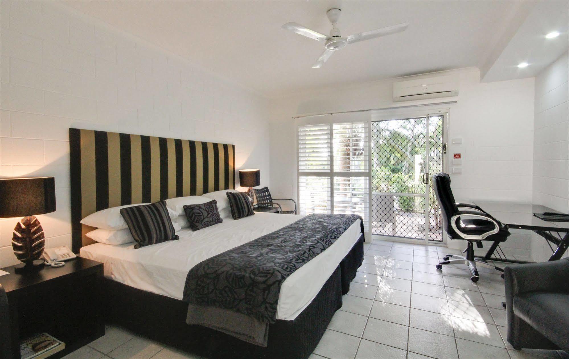 Colonial Palms Motor Inn Airlie Beach Dış mekan fotoğraf